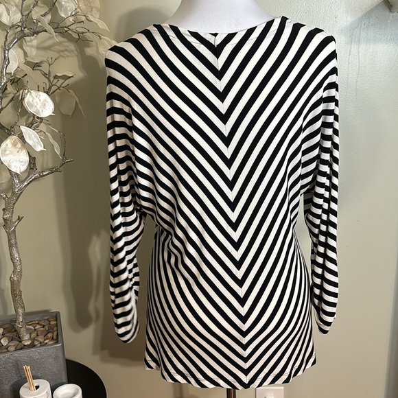 CHICO’S TRAVELERS STRIPE TOP - Picture 4 of 5